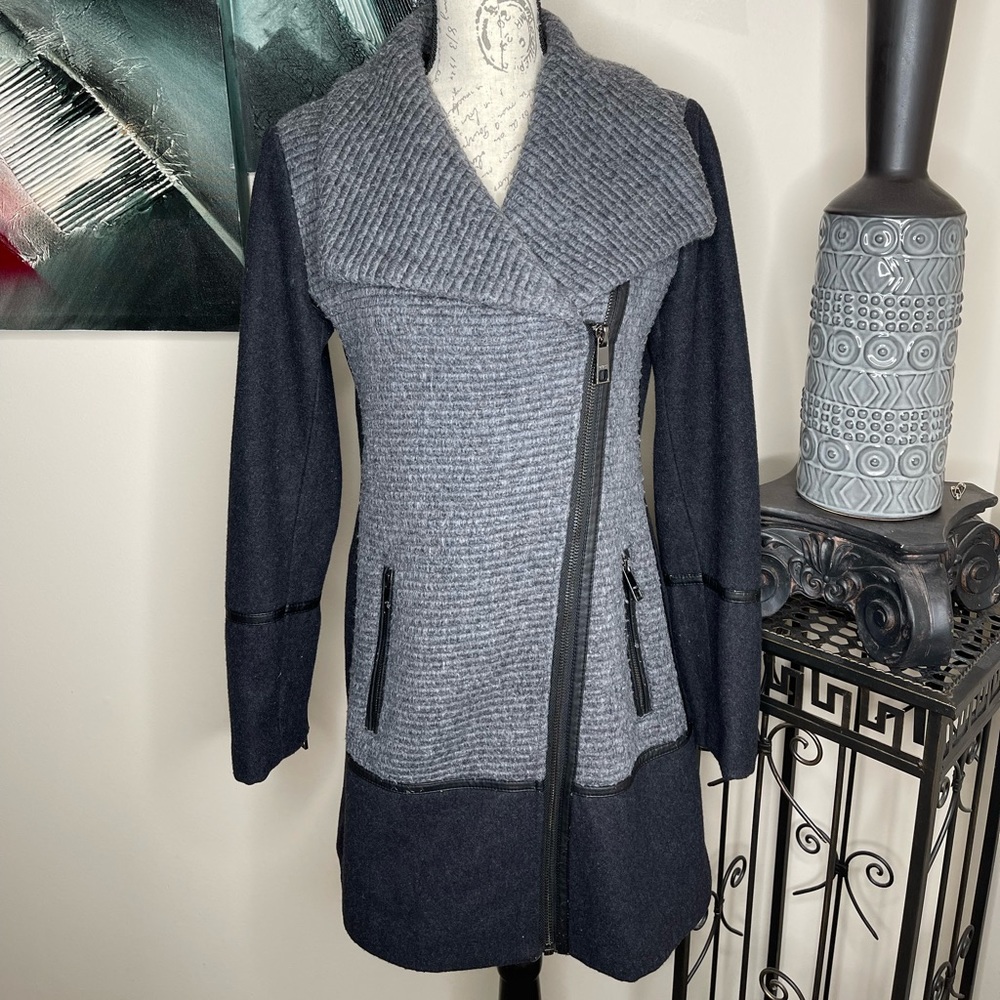 Guess Pea Coat w/zipper